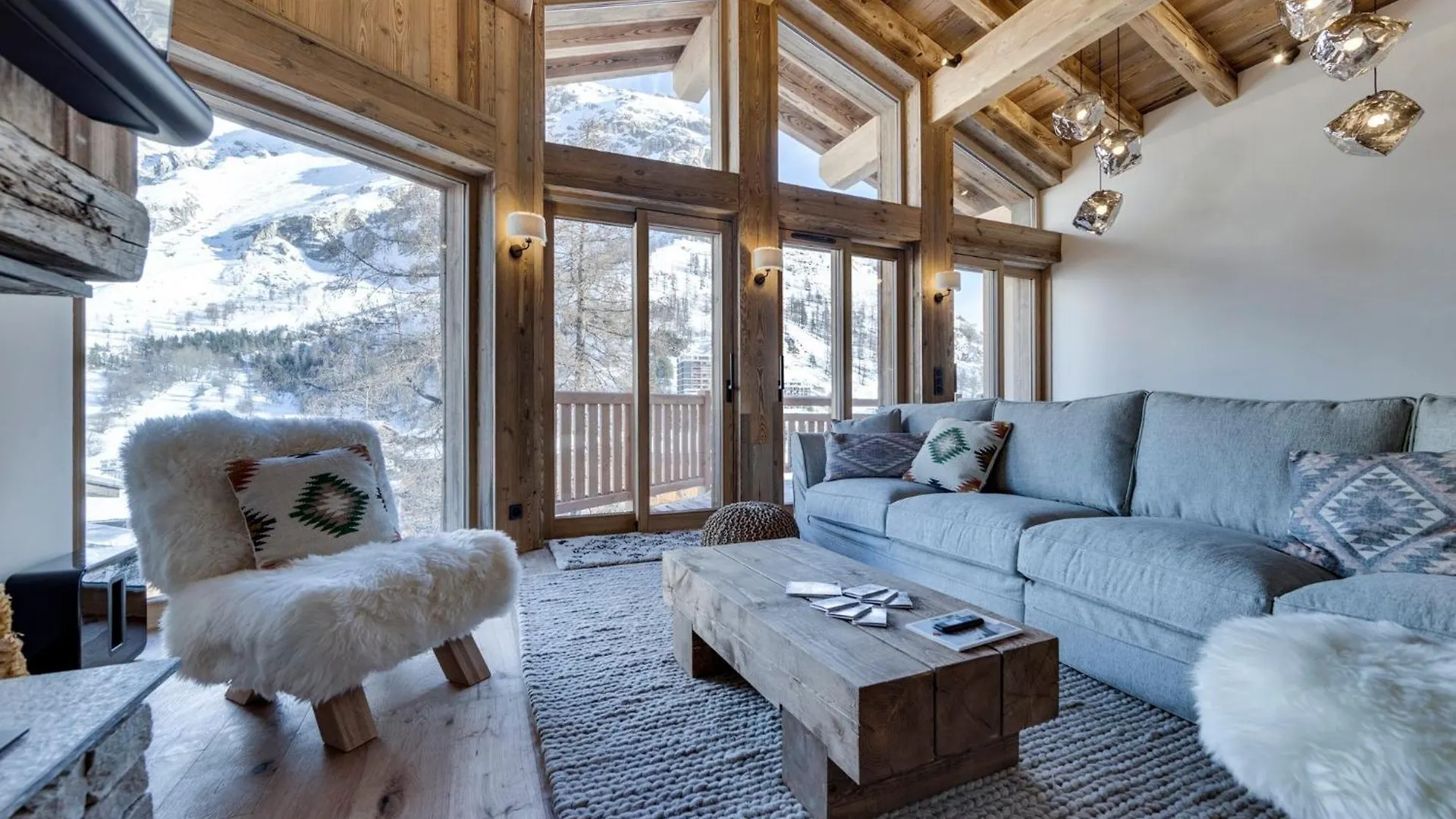 Un Chalet Haut De Gamme Pour Les Amoureux Du Luxe Villa Courchevel